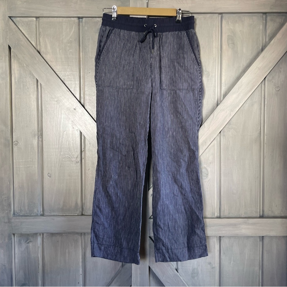 Athleta Bali straight leg Linen Pull On Pants in a navy blue and white stripe 6